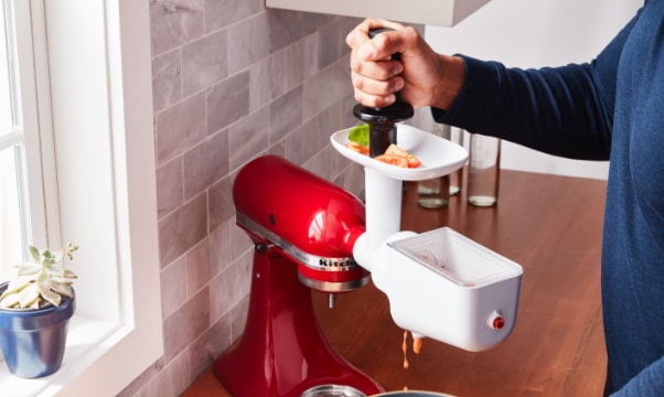 Stand mixer attachment: How to use our fruit & vegetable strainer 