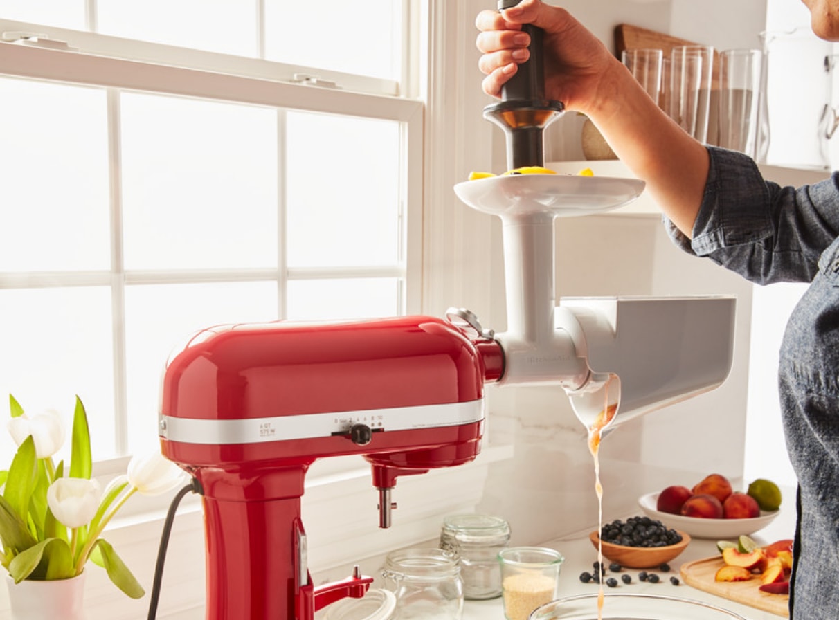 Stand mixer attachment: How to use our fruit & vegetable strainer 