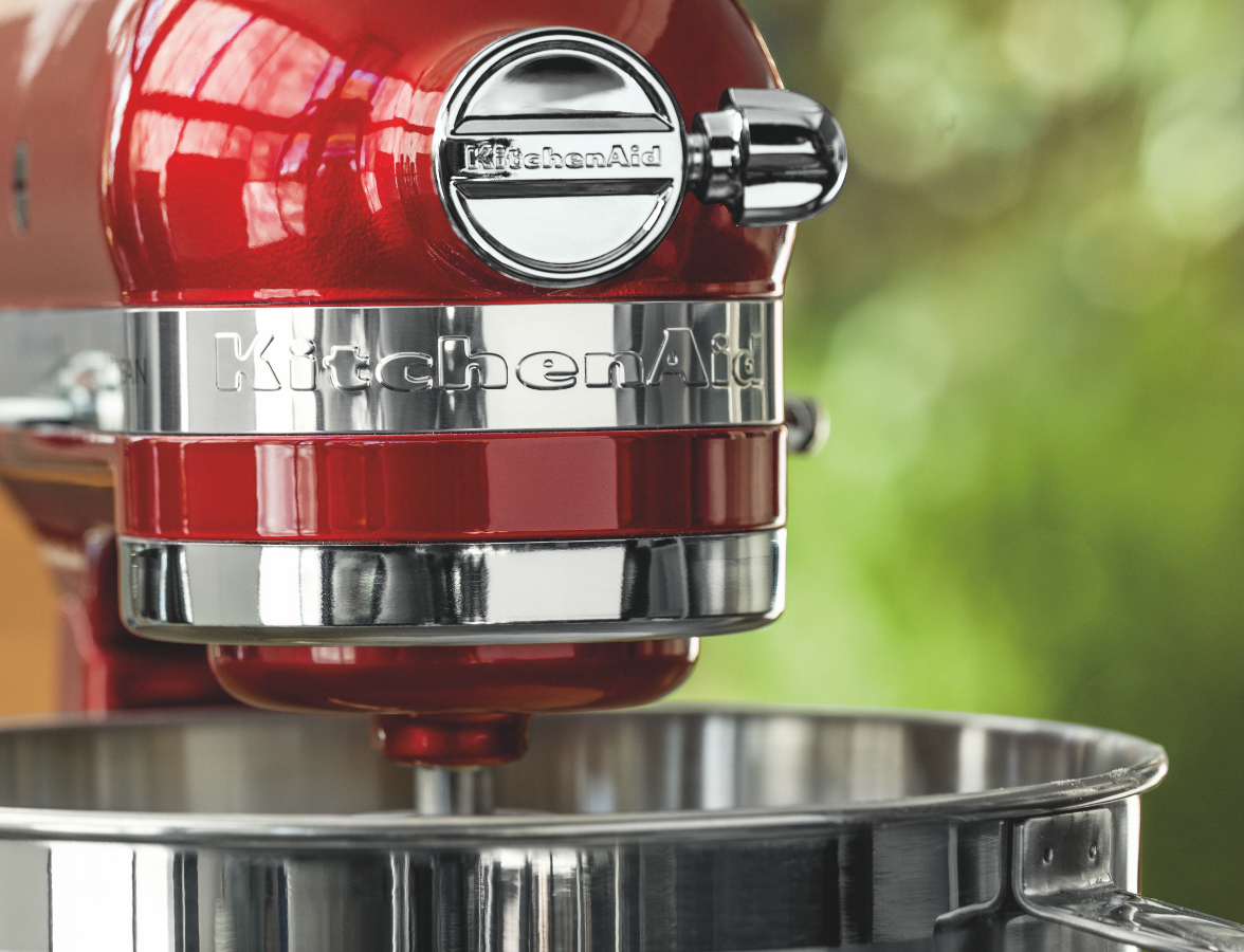 https://www.kitchenaid-mea.com/var/sandwatch/storage/images/mea/ka/product-detail-page-modules/pebble-palm-robot-da-cucina-con-corpo-motore-mobile-artisan-da-4-8-l-5ksm185ps/built-to-last/8407403-2-fre-BE/Concu-pour-durer.jpg