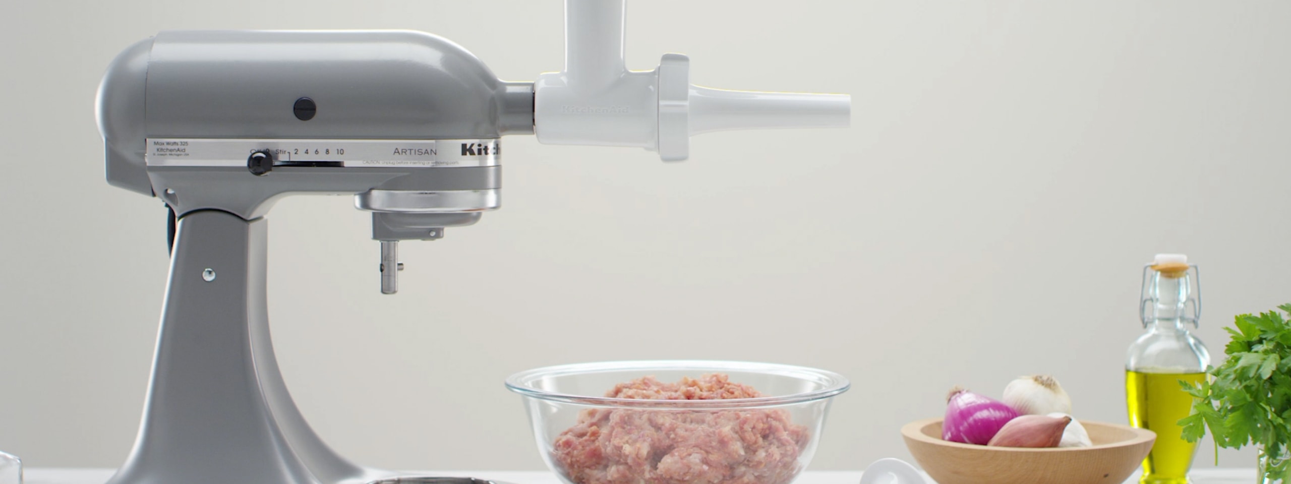 https://www.kitchenaid-mea.com/var/sandwatch/storage/images/mea/ka/product-detail-page-modules/sausage-stuffer-5ssa/video/8534301-2-eng-GB/Video.jpg