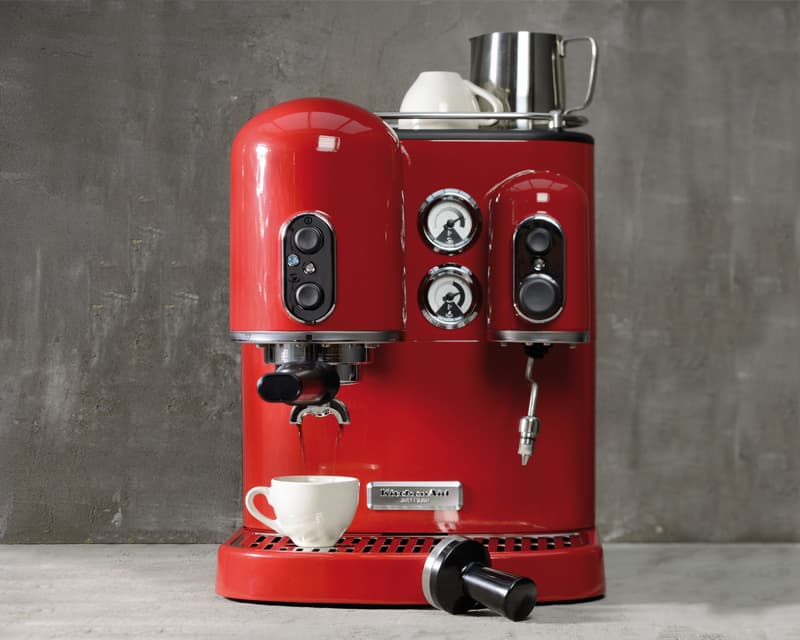 https://www.kitchenaid-mea.com/var/sandwatch/storage/images/product-detail-page-modules/kitchenaid-artisan-espresso-machine-5kes2102/columns-22/left/4629356-1-eng-GB/left.jpg